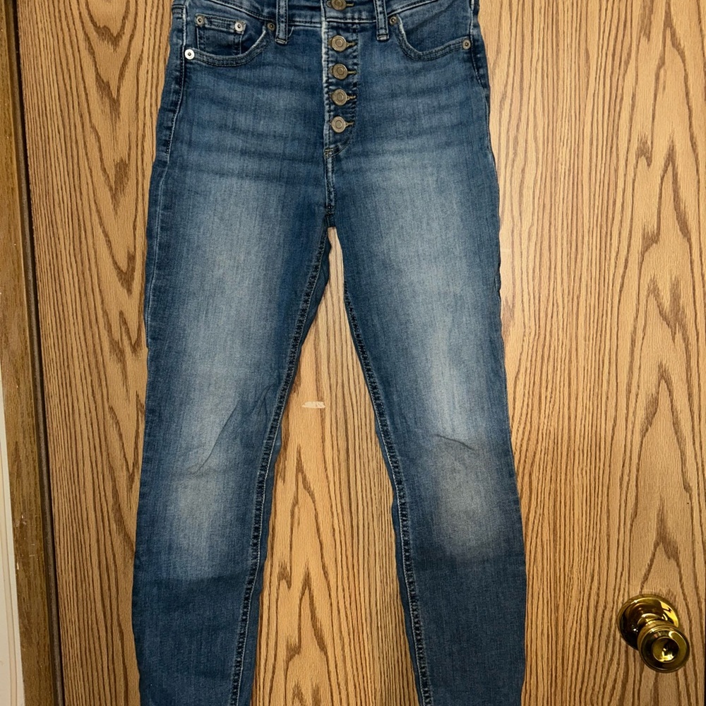 Lucky Brand High Rise Cut Ankle Blue Jeans with Vintage-Inspired Look